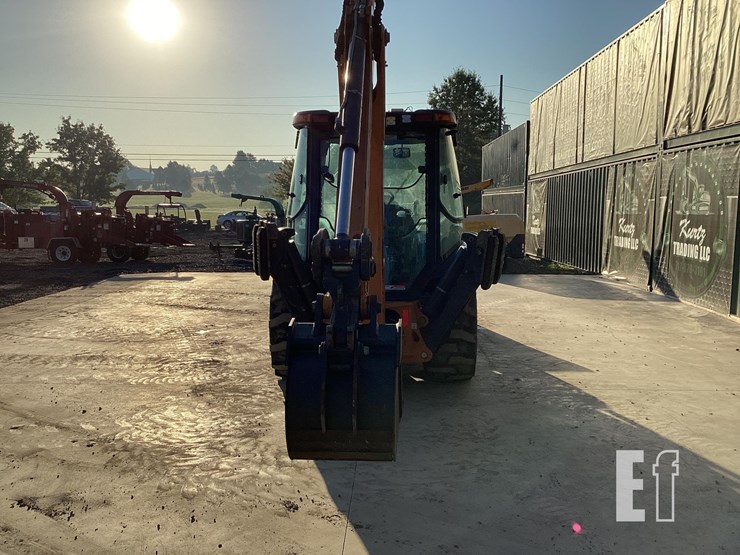 2023-case-580sn-image-4