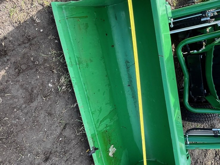 2018-john-deere-1025r-image-27