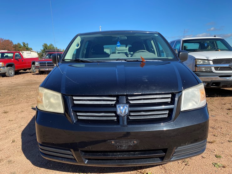 2009-dodge-grand-caravan-se-image-2