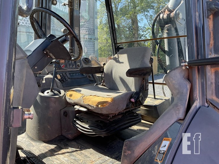 2010-deere-410j-image-14