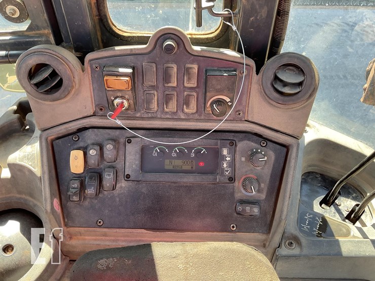 2010-deere-410j-image-16