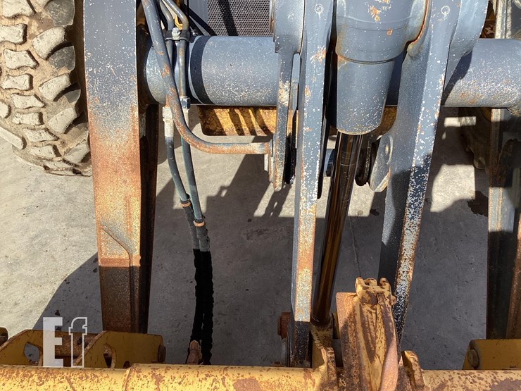 2015-deere-310k-image-10