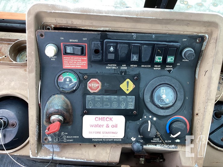 1996-deere-310d-image-18