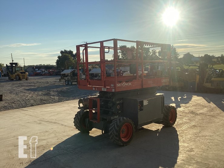 2016-skyjack-sj6832rt-image-4