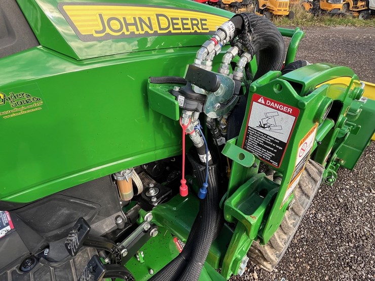 2018-john-deere-2025r-image-6