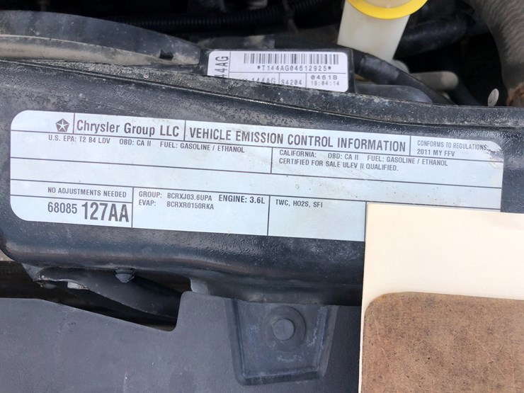 2011-dodge-grand-caravan-image-24