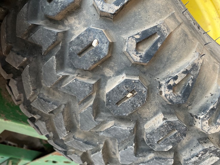 john-deere-gator-image-15