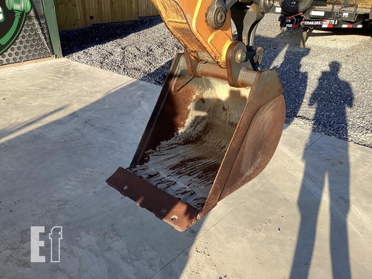 2023-case-580sn-image-12