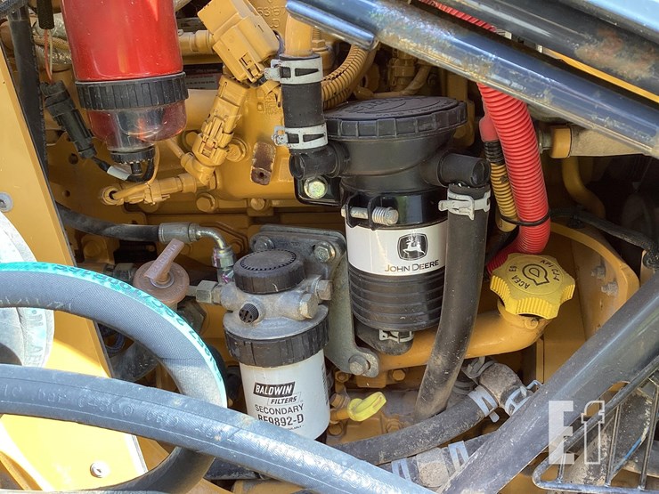 2015-deere-310k-image-13