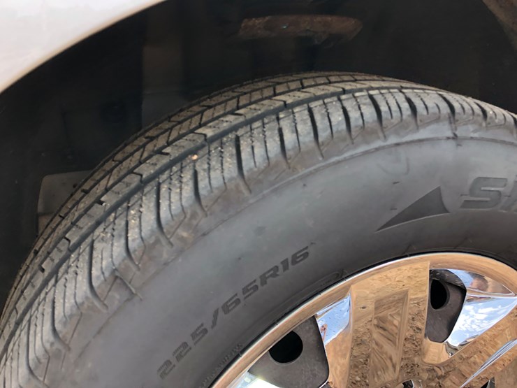 2011-dodge-grand-caravan-image-25