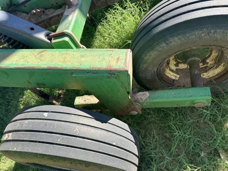 john-deere-680-image-16