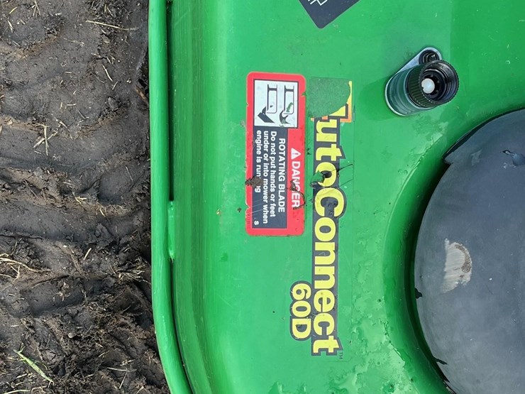2018-john-deere-1025r-image-14