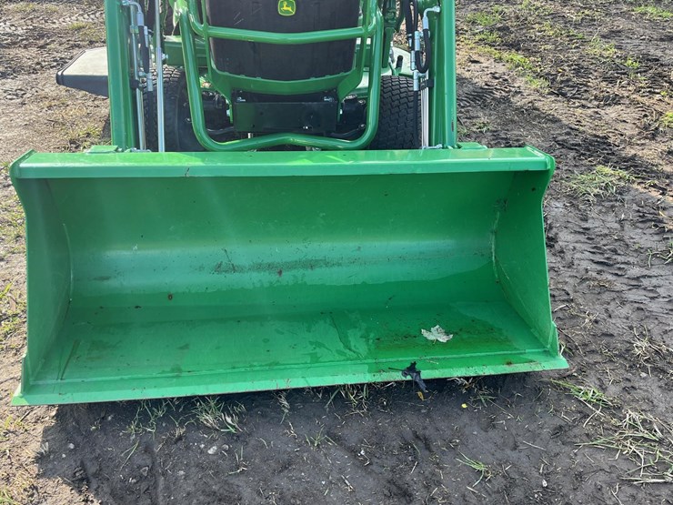 2018-john-deere-1025r-image-10