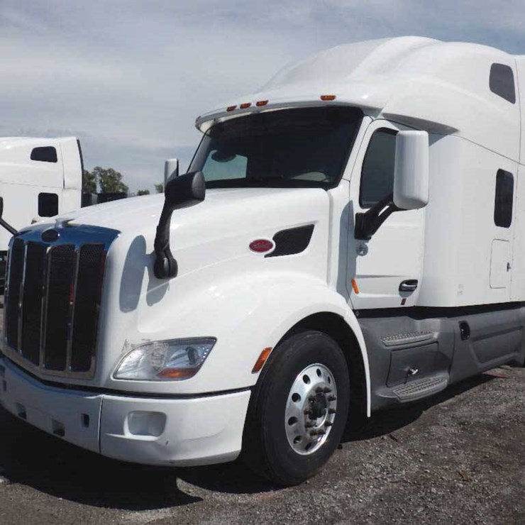 2022 PETERBILT 579