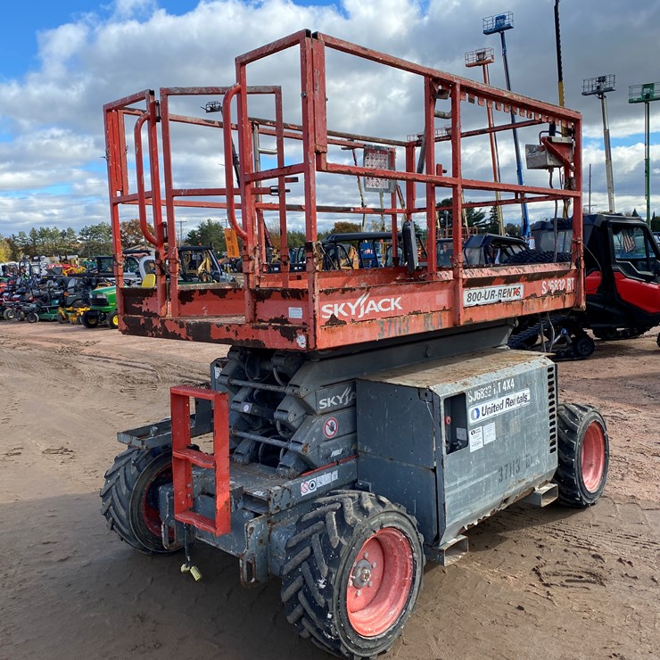 2016 SKYJACK SJ6832RT