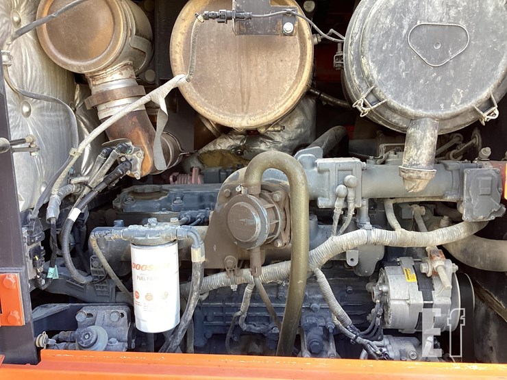 2017-doosan-dl250-5-image-11