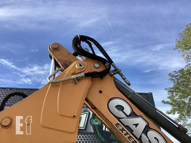 2015-case-580n-image-12