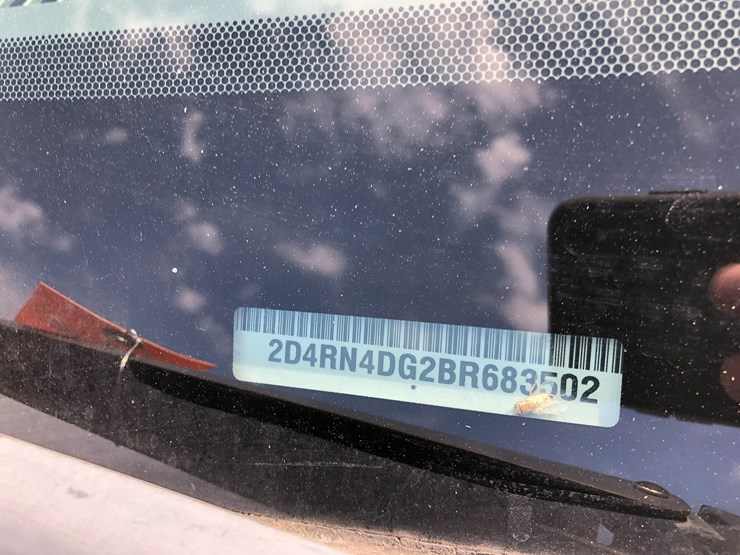 2011-dodge-grand-caravan-image-10