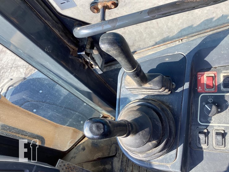 2002-deere-tc44h-image-18