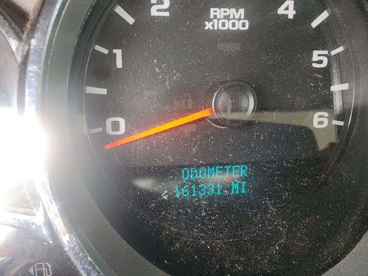 2012-chevrolet-3500-image-8