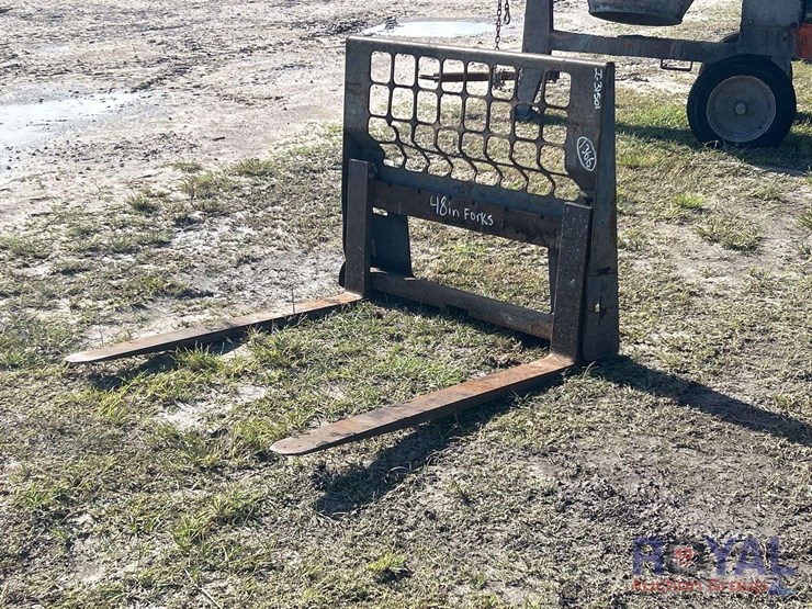 48in-pallet-fork-and-frame-skid-steer-attachment-image-1