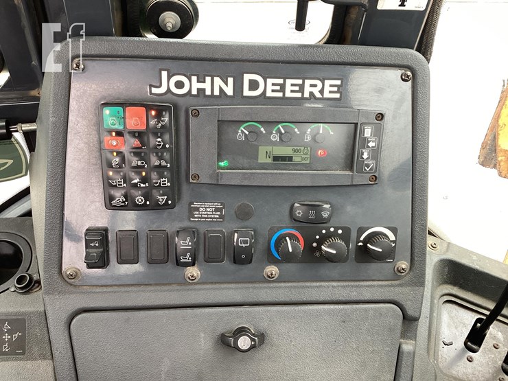 2019-deere-410l-image-18