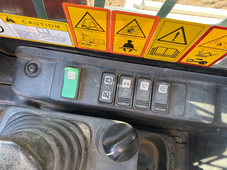 takeuchi-tl8r2-image-14