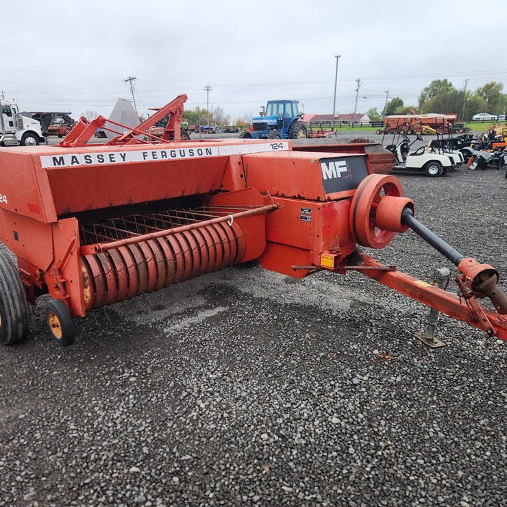 MASSEY-FERGUSON 124