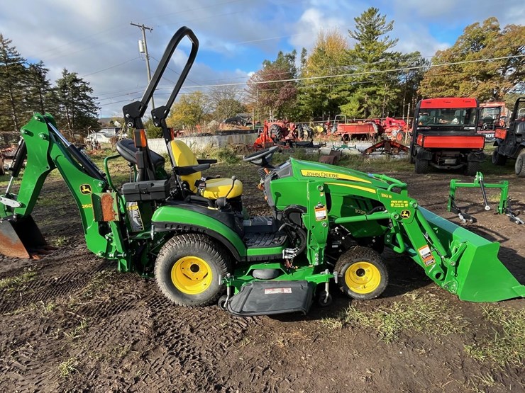 2018-john-deere-1025r-image-2
