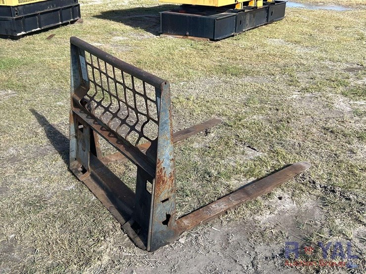 48in-pallet-fork-and-frame-skid-steer-attachment-image-3