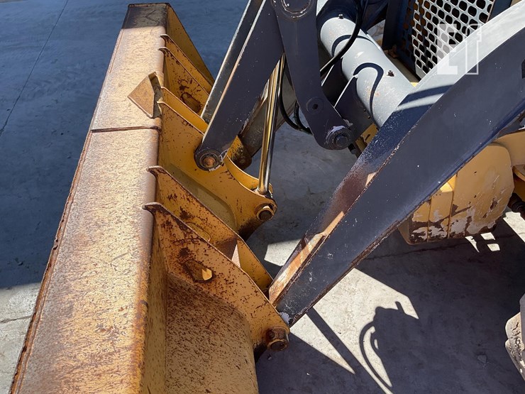 2010-deere-410j-image-10