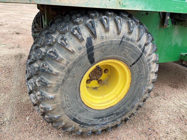 john-deere-gator-image-13