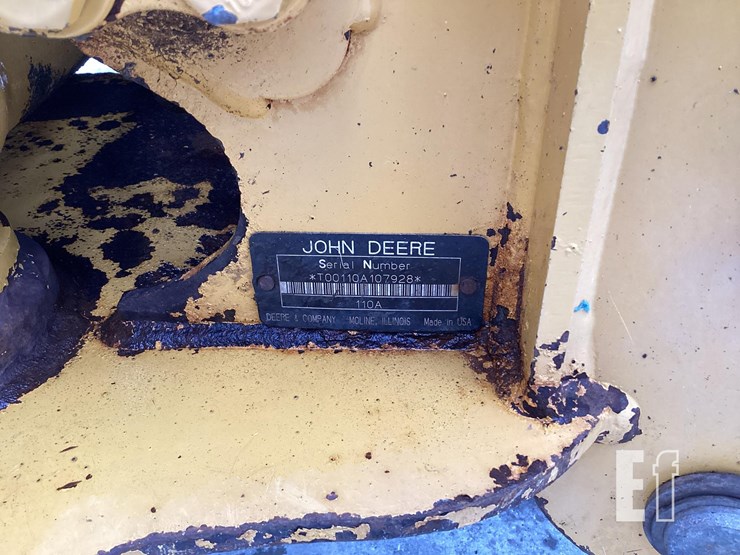 2011-deere-110-image-21