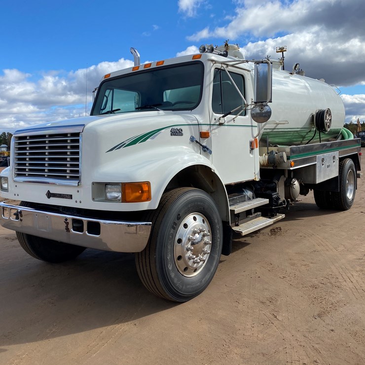 1999 INTERNATIONAL 4900