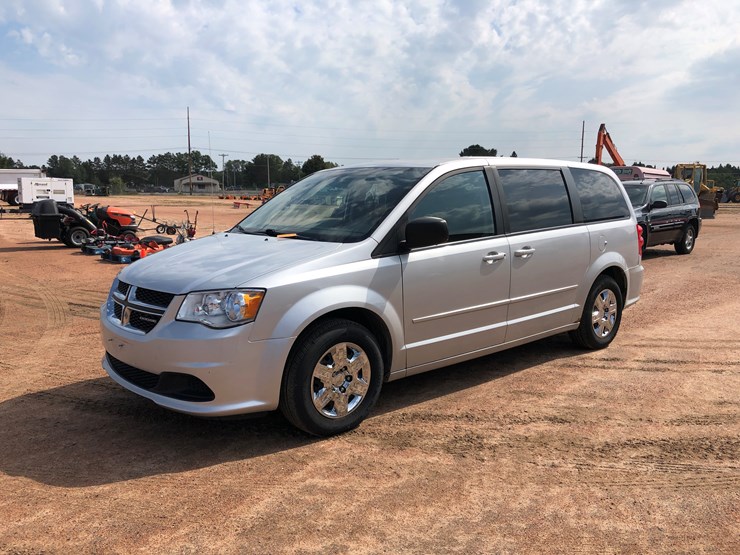 2011-dodge-grand-caravan-image-1