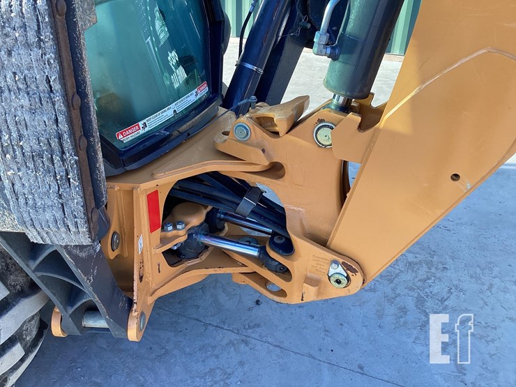 2023-case-580sn-image-14