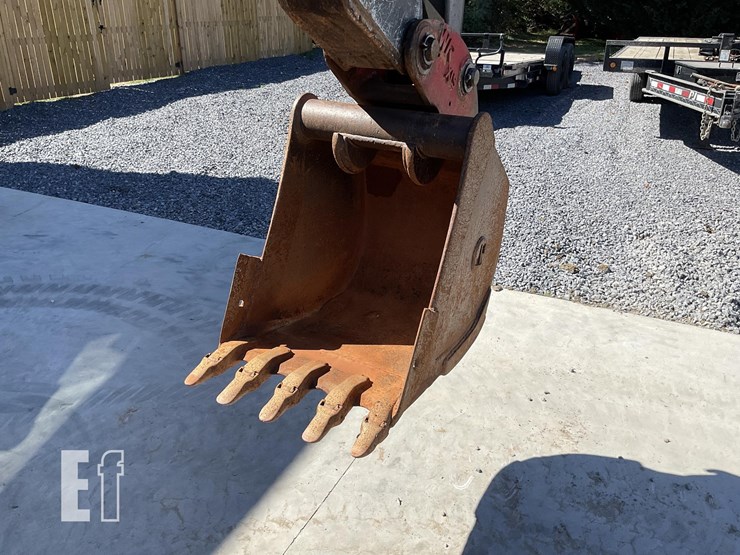 2010-deere-410j-image-11