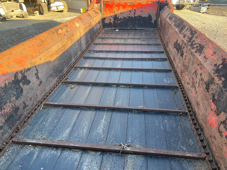 new-holland-185-image-3