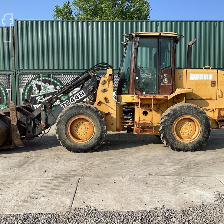 2002 DEERE TC44H