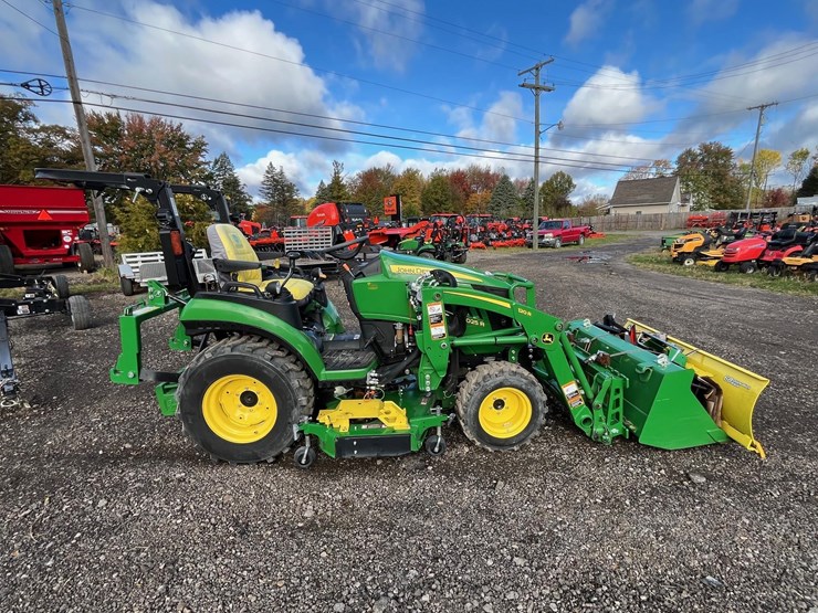 2018-john-deere-2025r-image-4