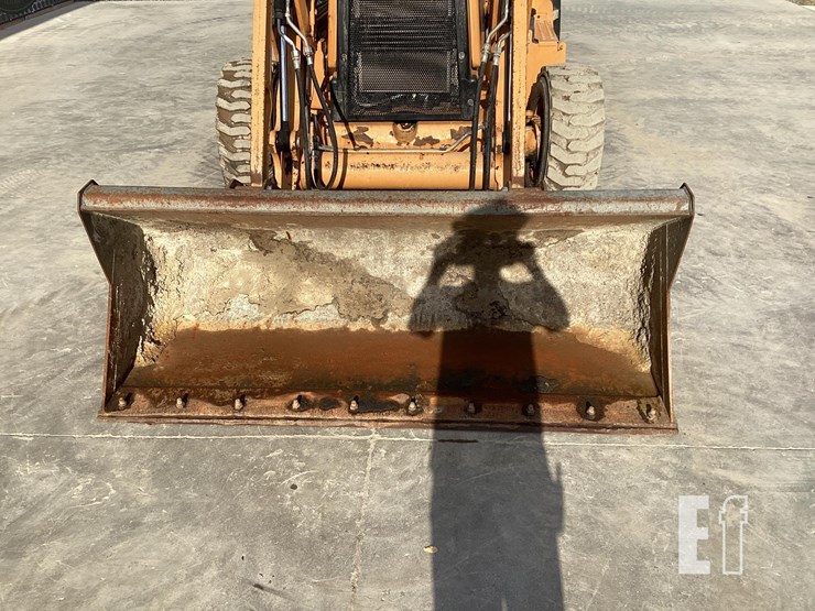 2015-case-580n-image-9