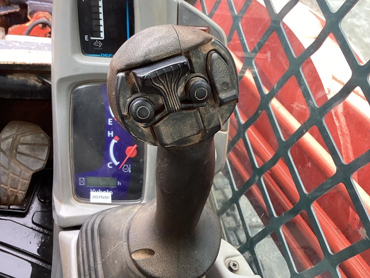 2019-kubota-svl95-2s-image-16