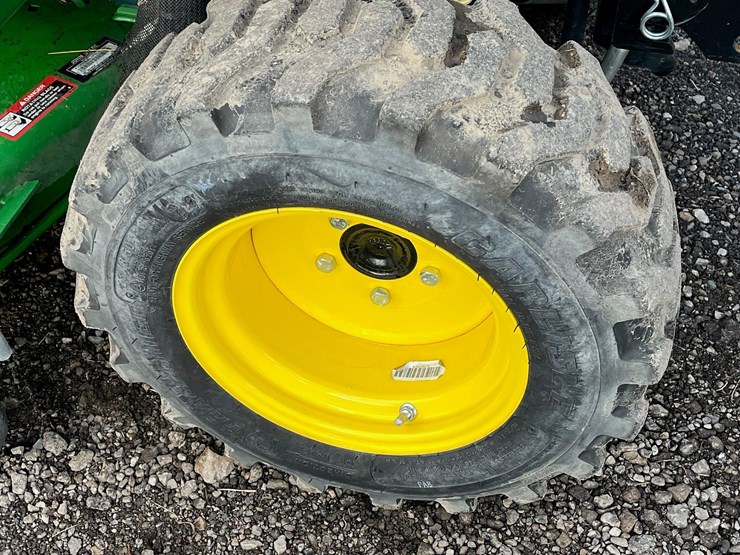 2018-john-deere-2025r-image-28