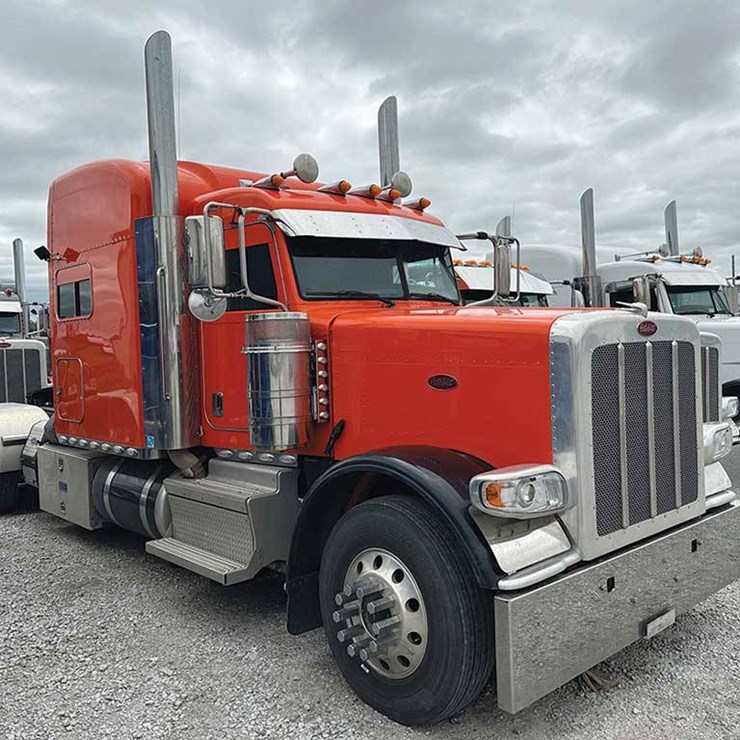 2022 PETERBILT 389