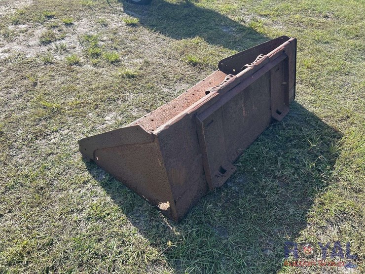 66in-bucket-skid-steer-attachment-image-4