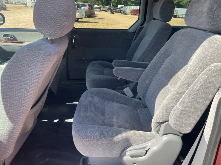 2003-kia-sedona-image-70