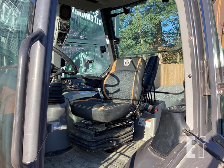 2023-case-580sn-image-16