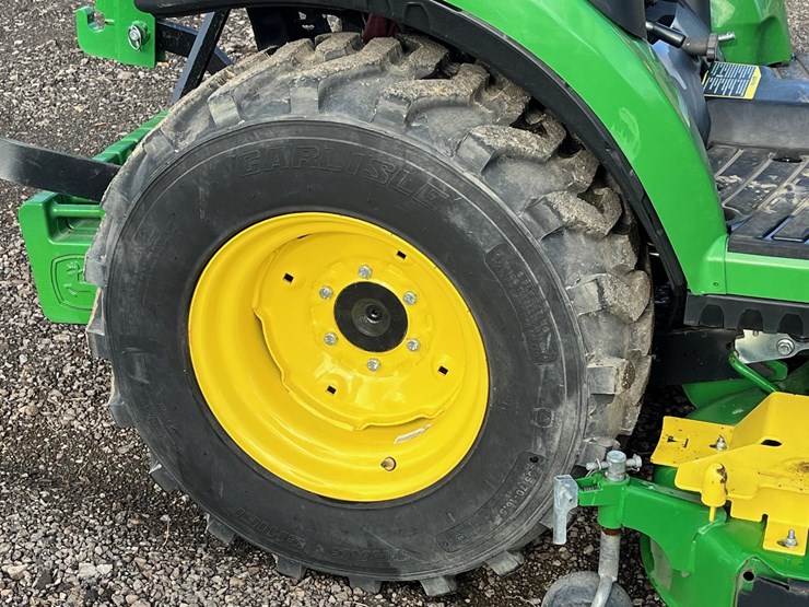 2018-john-deere-2025r-image-3