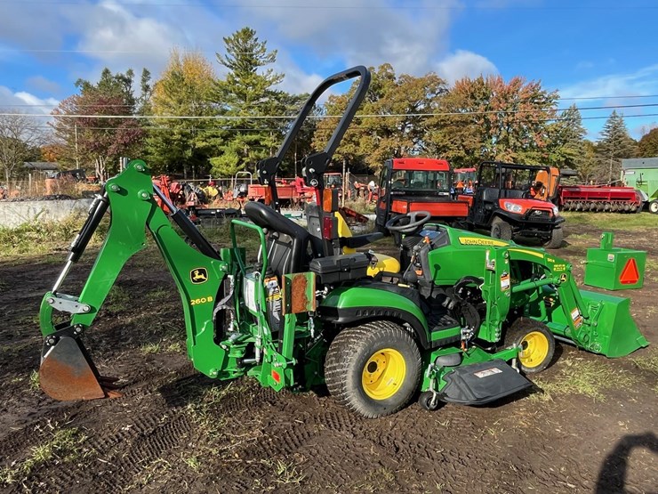 2018-john-deere-1025r-image-3
