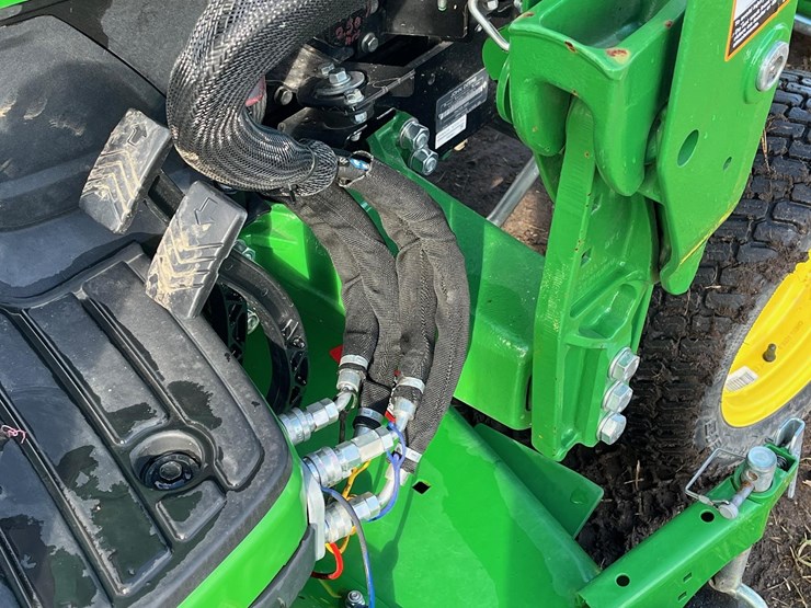 2018-john-deere-1025r-image-7